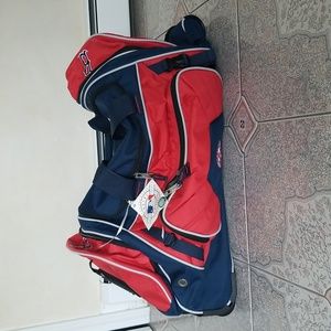 NWT Boston Red Sox wheeled duffle bag NWT, 31x17x14  with retractable handle